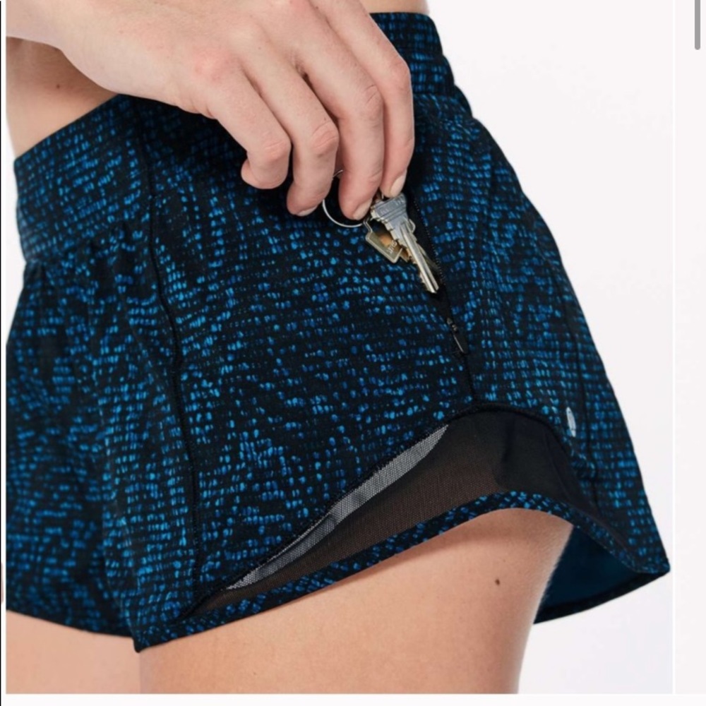 Lululemon Hotty Hot Shorts size 6